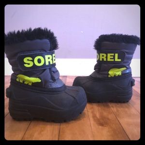 Toddler size 6 Black & Neon Green Sorel Snow Boots